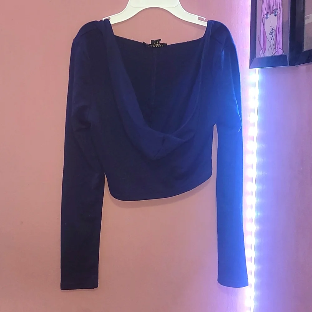 Crop top - Picture 2 of 2